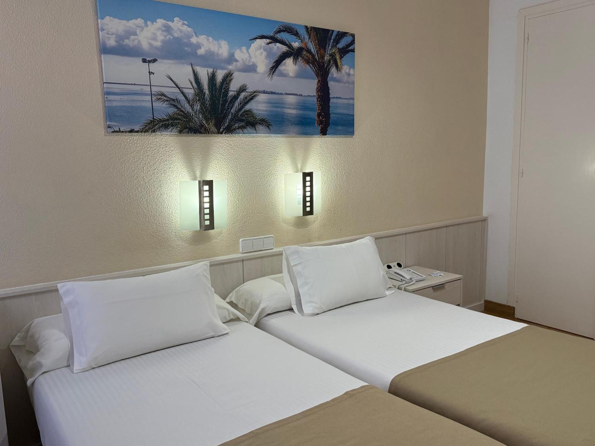 Hotel Neptuno San Pedro del Pinatar Rum bild