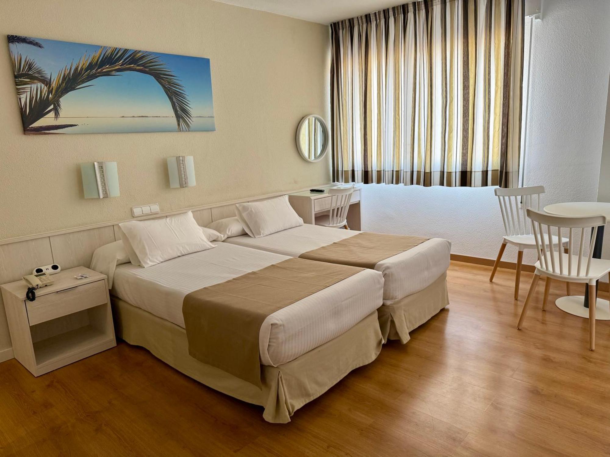 Hotel Neptuno San Pedro del Pinatar Rum bild